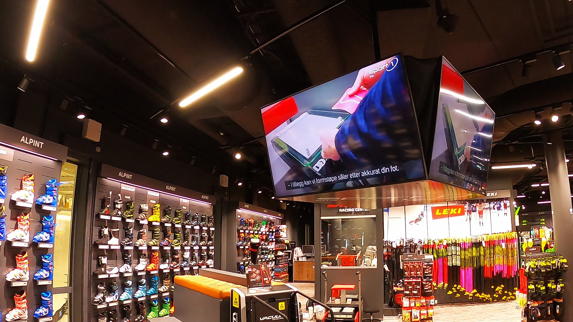 Digital-signage-i-Sport1-butikk-med-Databeat-